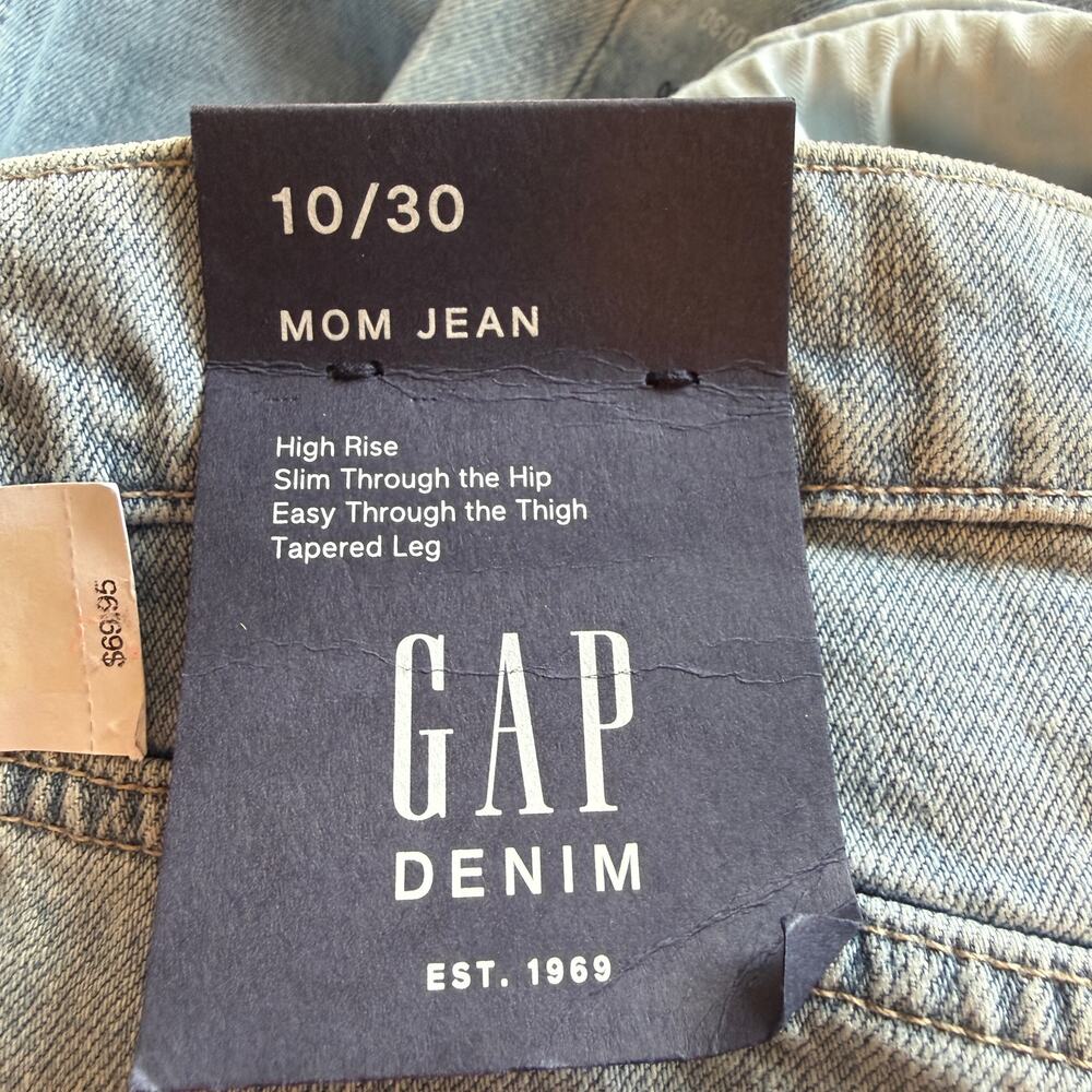 GAP 90s High Rise Mom Jeans In Light Wash Size 30 New - Picture 12 of 14